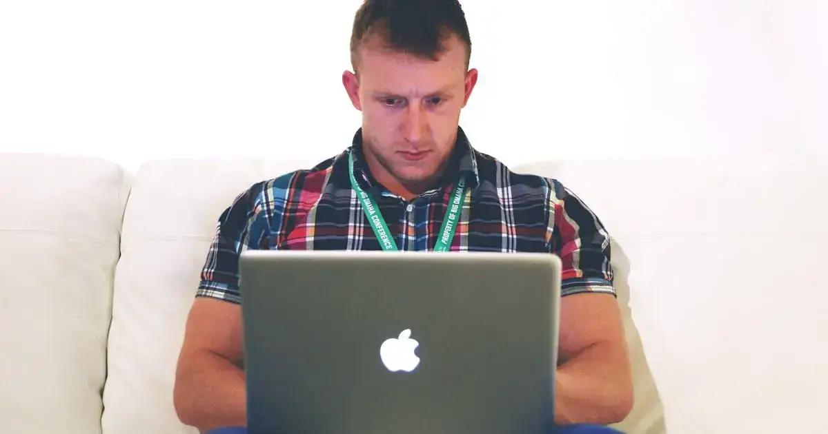 Tipos Comuns de Golpes Online
